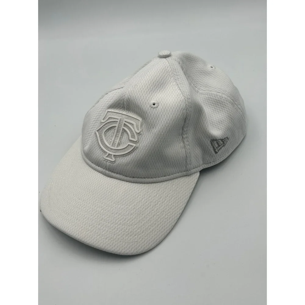 New Era‎ Minnesota Twins 9TWENTY Hat White Silver Mesh Adjustable MLB Cap